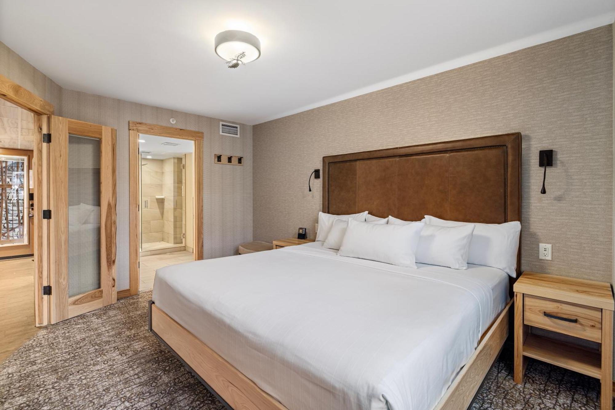 One-Bedroom King Suite