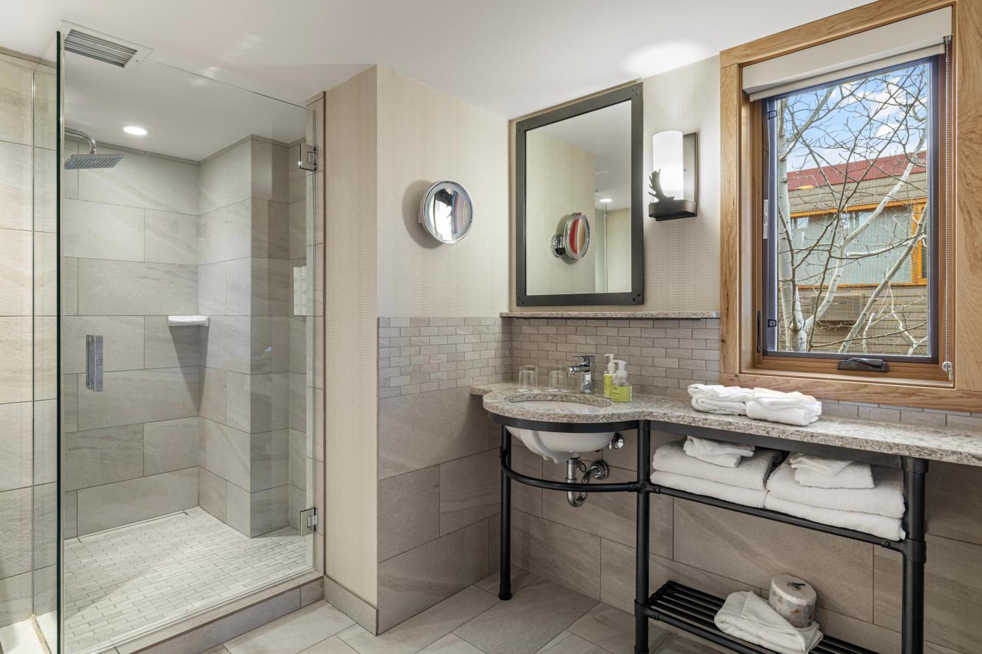 One-Bedroom King Suite