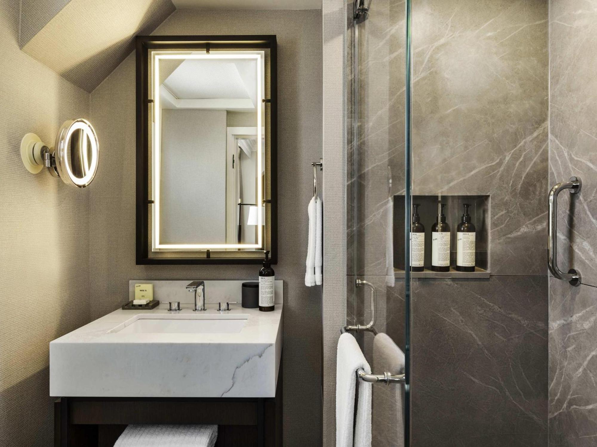 Fairmont 1 King Room